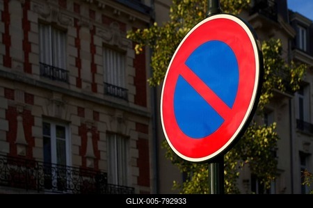 Sign, traffic sign, no stopping restrictions, Avenue de Champagne, Épernay, Marne, France-stock-foto