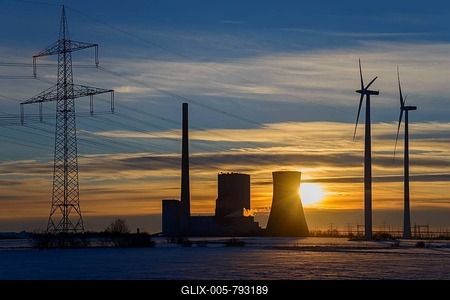 Various energy generation, Mehrum coal-fired power plant and wind turbines at sunset, Mehrum, Lower Saxony, Germany-stock-foto