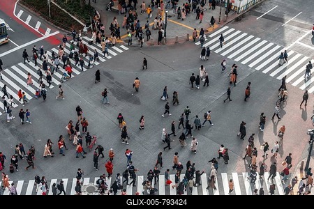 Shibuya crossing, crowds at intersection, many pedestrians cross zebra crossing, Shibuya, Udagawacho, Tokyo, Japan-stock-foto