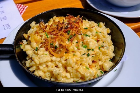 Cheese spaetzle, food, at the Graukogel Hut, Swiss Pine Trail at the Graukogel, Bad Gastein, Gastein Valley, Salzburger Land, Austria-stock-foto
