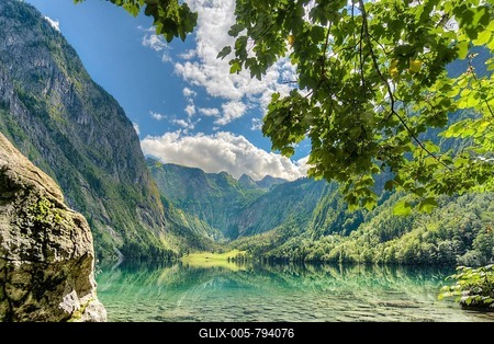 Upper Lake with reflection, Salet am Königssee, Berchtesgaden National Park, Berchtesgadener Land district, Upper Bavaria, Bavaria, Germany-stock-foto