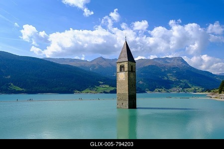 Church tower of Alt-Graun in Reschensee, Reschenstausee, Graun im Vinschgau, Reschenpass, South Tyrol, Trentino-South Tyrol, Italy-stock-foto