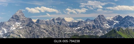 Mountain panorama from Nebelhorn, 2224m, to Hochvogel, 2592m and the Hornbach chain, Allgäu Alps, Bavaria, Germany-stock-foto