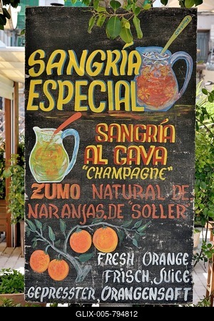 Sign for sangria outside a restaurant, Puerto de Sóller, Majorca, Balearic Islands, Spain-stock-foto