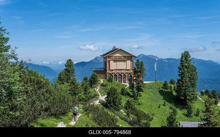 Schachenhaus with mountain panorama, Schachenschloss, Königshaus am Schachen, hikers on a hiking trail, Wetterstein Mountains, Garmisch Partenkirchen, Bavaria, Germany-stock-foto