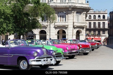 Oldtimer, taxis from the front in a row, Old Town, Capital Havana, Havana Province, Greater Antilles, Caribbean, Cuba-stock-foto