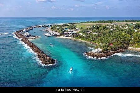 Harbour entrance, fishing port, famous dive site for tiger sharks, Fuvahmulah Island, Gnaviyani or Nyaviyani Atoll, Maldives-stock-foto
