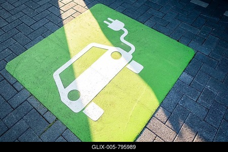 An e-car charges at a public charging station in Düsseldorf, North Rhine-Westphalia, Germany-stock-foto