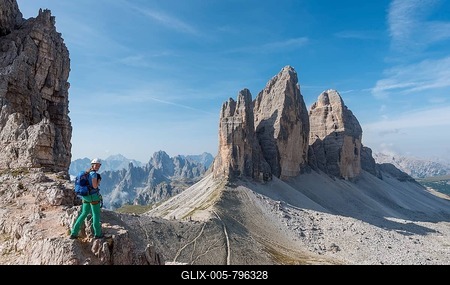 Hiker on the via ferrata to Patternkofel, Northern walls of the Three Peaks, Sesto Dolomites, South Tyrol, Trentino-South Tyrol, Alto-Adige, Italy-stock-foto