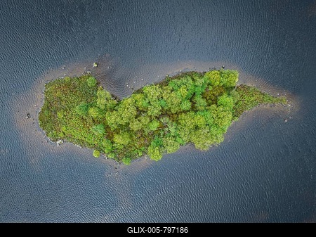 Aerial view, top down view of a small tree island in the freshwater loch Loch Bà, Rannoch Moor, Highlands, Scotland, Great Britain-stock-foto