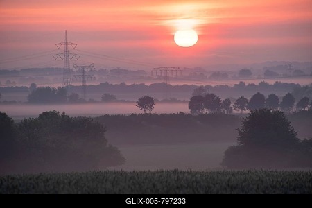 Sunrise, morning fog, electricity pylons, Magdeburger Börde, Irxleben, Saxony-Anhalt, Germany-stock-foto