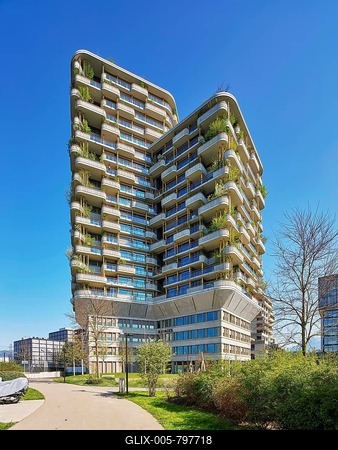 Vertical fa軋de planting on the Aglaya residential tower, Rotkreuz, Canton Zug, Switzerland-stock-foto