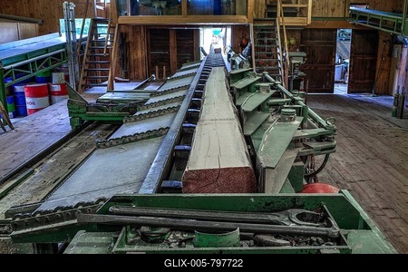 Block train for tree trunks in front of the gate saw, saw mill, Bavaria, Germany-stock-foto