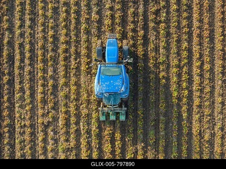 Aerial view of a tractor working in the field, Konstanz district, Baden-Württemberg, Germany-stock-foto