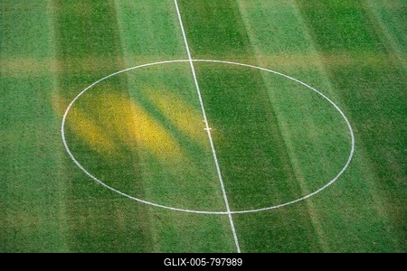 Centre circle with kick-off point of a football pitch, detail, Olympic Stadium, Olympic Park, Munich, Bavaria, Germany-stock-foto