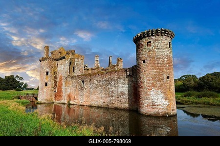 Exterior of Caerlaverock Castle, Dumfries Galloway, Scotland, United Kingdom-stock-foto