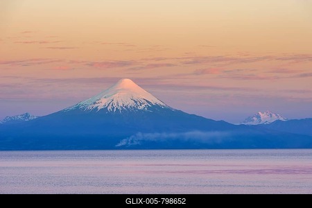 Osorno volcano in the evening light, Frutillar, Los Lagos Region, Chile-stock-foto