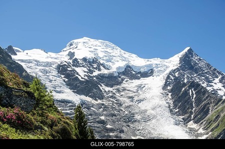 Glacier, Glacier de Taconnaz, summit of Mont Blanc and Aiguille de Bionnassay, right Mont Blanc, Chamonix, Haute-Savoie, France-stock-foto