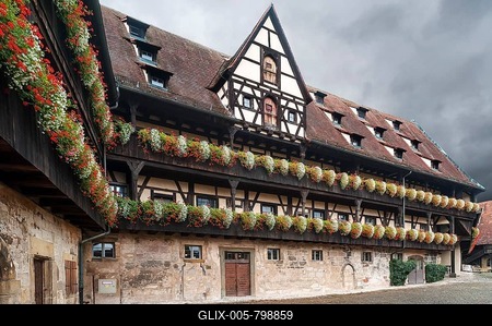 Floral decoration on pergolas at Alte Hofhaltung or Old Court, Bamberg, Upper Franconia, Bavaria, Germany-stock-foto