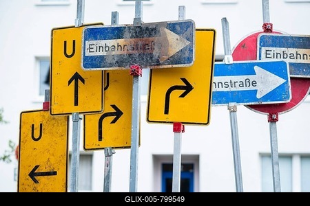 Many traffic signs, one-way street, diversion, symbol image-stock-foto