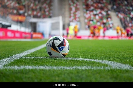 LUBIN, POLAND - OCTOBER 19, 2024: Football match Polish PKO Ekstraklasa between KGHM Zaglebie Lubin vs Jagiellonia Bialystok. Ball in the corner od field.-stock-foto