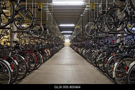 Very many bikes in the bike parking garage of the bike station at the main station, Fahhradhauptstadt, Münster, North Rhine-Westphalia, Germany-stock-foto