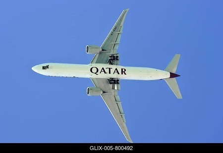 Airplane of Qatar Airways in the sky-stock-foto