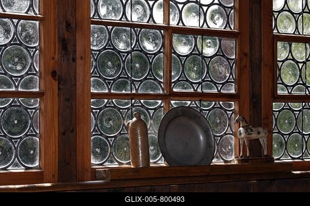 Crown glass or leadlight windows, Fuessinger House from Siebratsreute, Wolfegg Farmhouse Museum, Allgaeu, Upper Swabia, Baden-Wuerttemberg, Germany, Europe-stock-foto
