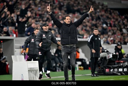 Goal celebration Coach Dino Toppmöller Eintracht Frankfurt SGE Gesture, Gesture, MHPArena, MHP Arena Stuttgart, Baden-Württemberg, Germany-stock-foto
