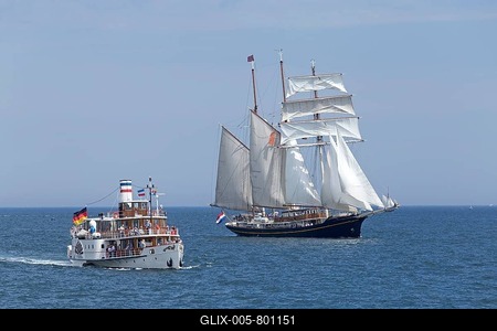 Sailboat Gulden Leeuw, paddle steamer Freya, Kieler Woche, Kiel fjords, Kiel, Schleswig-Holstein, Germany-stock-foto