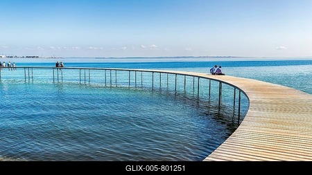 Circular bridge construction, wooden bathing jetty at Varna beach, Ballehage beach, Aarhus, Jutland, Denmark-stock-foto