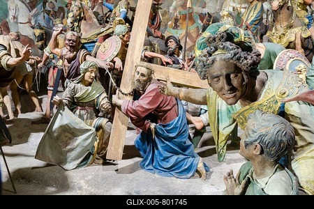 Chapel 36, Jesus carrying the cross, Veil of Veronica, circa 1599, life-size statues by Giovanni Tabacchetti and Giovanni d'Enrico, frescoes of Il Morazzone, UNESCO World Heritage Site, Sacro Monte of Varallo, Varallo Sesia, Piedmont, Italy-stock-foto