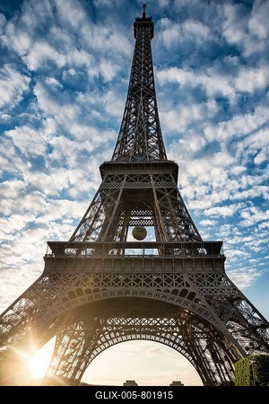 Sunset behind the Eiffel Tower, Champ de Mars, Paris, Ile-de-France, France-stock-foto