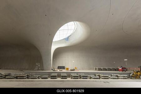 Open construction site days at the new main railway station. 115, 000 visitors visit the billion-euro Stuttgart 21 project and the gutted Bonatzbau, the new underground railway station. The opening of the new through station is planned for December 2025. Stuttgart, Baden-Württemberg, Germany-stock-foto