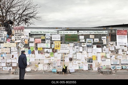 Protest posters against Stuttgart 21 railway project on a site fence, now in the Haus der Geschichte Baden-Wuerttemberg, museum, Schlossgarten, castle gardens, Stuttgart, Baden-Wuerttemberg, Germany, Europe-stock-foto