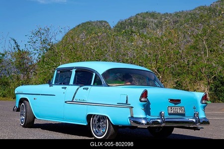 Chevrolet Bel Air, model 1955, blue, Valle de Vińales, Vińales Valley, UNESCO World Heritage Site, Sierra de los Órganos, Organ Pipe Mountains, Pinar del Río Province, Cuba, Greater Antilles, Caribbean-stock-foto