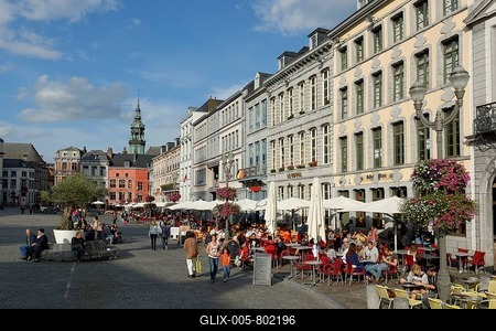Street cafes and restaurants on the main square, Grand Place, Mons, Hainaut Province, Wallonia, Belgium-stock-foto
