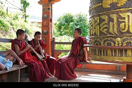 Monks playing Gyalings, Chimi Temple, Punakha District, Bhutan-stock-foto