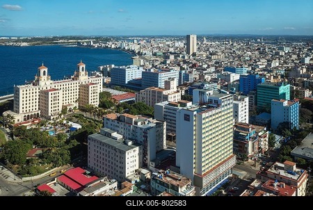 View of Havana, on the left the twin-towered landmark Hotel Nacional, Havana, Cuba-stock-foto