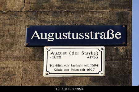 Street sign, Augustustrasse, with a plaque giving information about the street name, Dresden, Saxony, Germany, Europe-stock-foto