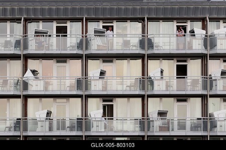 Balconies with beach chairs, flat house, Westerland, Sylt, North Frisian Islands, Schleswig-Holstein-stock-foto