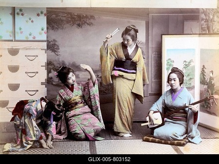 Four geishas making music, Japan-stock-foto