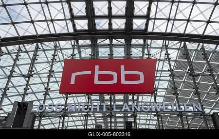 Rbb Reklame am Berliner central railway station, Berlin, Germany-stock-foto