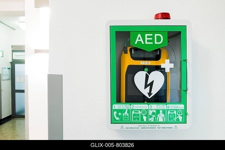 Defibrillator on a wall in a hospital, USA-stock-foto