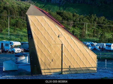 Golden restroom and lavatory at beach Ersfjordstranden, fjord Ersfjord, public recreation area, camping, mobile homes, island Senja, Troms, northern Norway, Norway-stock-foto