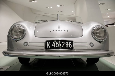 Porsche 356, Roadster, first production model, Porsche Museum, Stuttgart, Baden-Württemberg, Germany-stock-foto