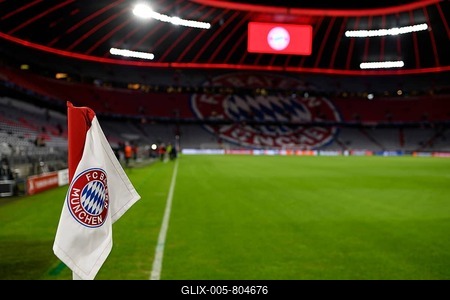 Overview interior Allianz Arena, empty, corner flag with logo FC Bayern Munich, scoreboard, Munich, Bavaria, Germany-stock-foto
