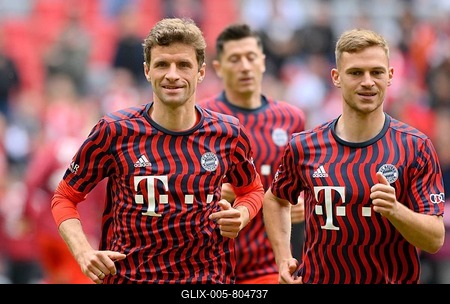 Pre-match warm-up, Thomas Müller, Robert Lewandowski, Joshua Kimmich, FC Bayern Munich FCB, Allianz Arena, Munich, Bayern, Germany-stock-foto