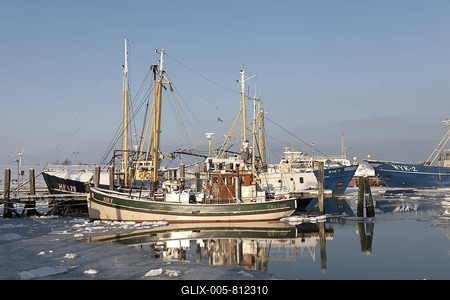 The harbour of the principal town of Wyk is almost completely frozen in winter, North Sea island of Foehr, Nationalpark Schleswig-Holsteinisches Wattenmeer, Schleswig-Holstein Wadden Sea National Park, Unesco World Heritage Site, North Frisian islands, Schleswig-Holstein, northern Germany, Europe-stock-foto