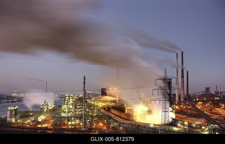 View from Mt. Alsum: the ThyssenKrupp Steelworks Hamborn, Schwelgern, Duisburg, North Rhine-Westphalia, Germany, Europe-stock-foto